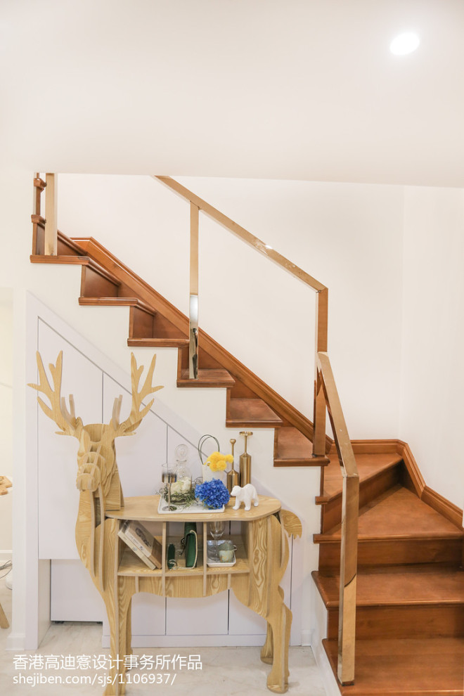 简单混搭风格木质楼梯设计
