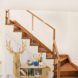简单混搭风格木质楼梯设计