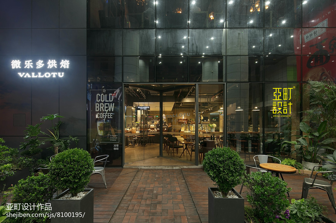 微乐多咖啡厅大门夜景设计图