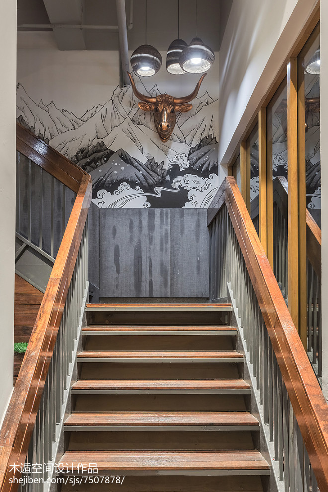 牛炖餐厅楼梯设计图