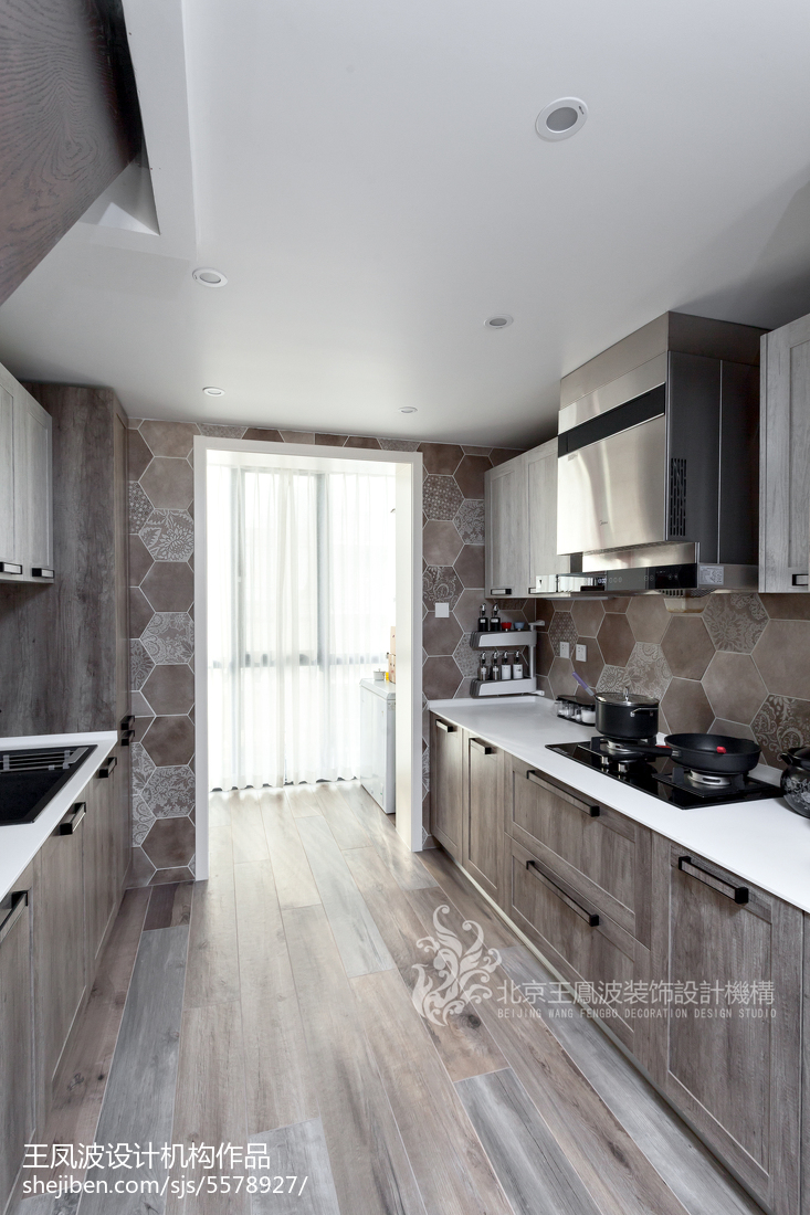 素木优雅现代三居厨房设计图片