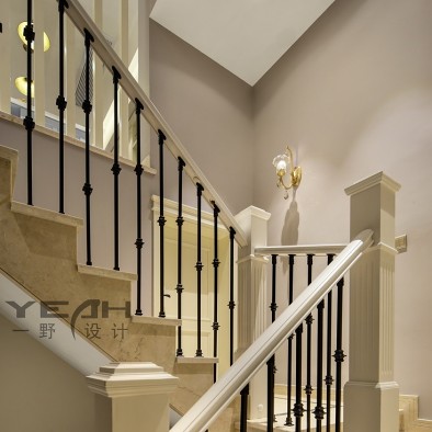 独特美式别墅楼梯设计图片