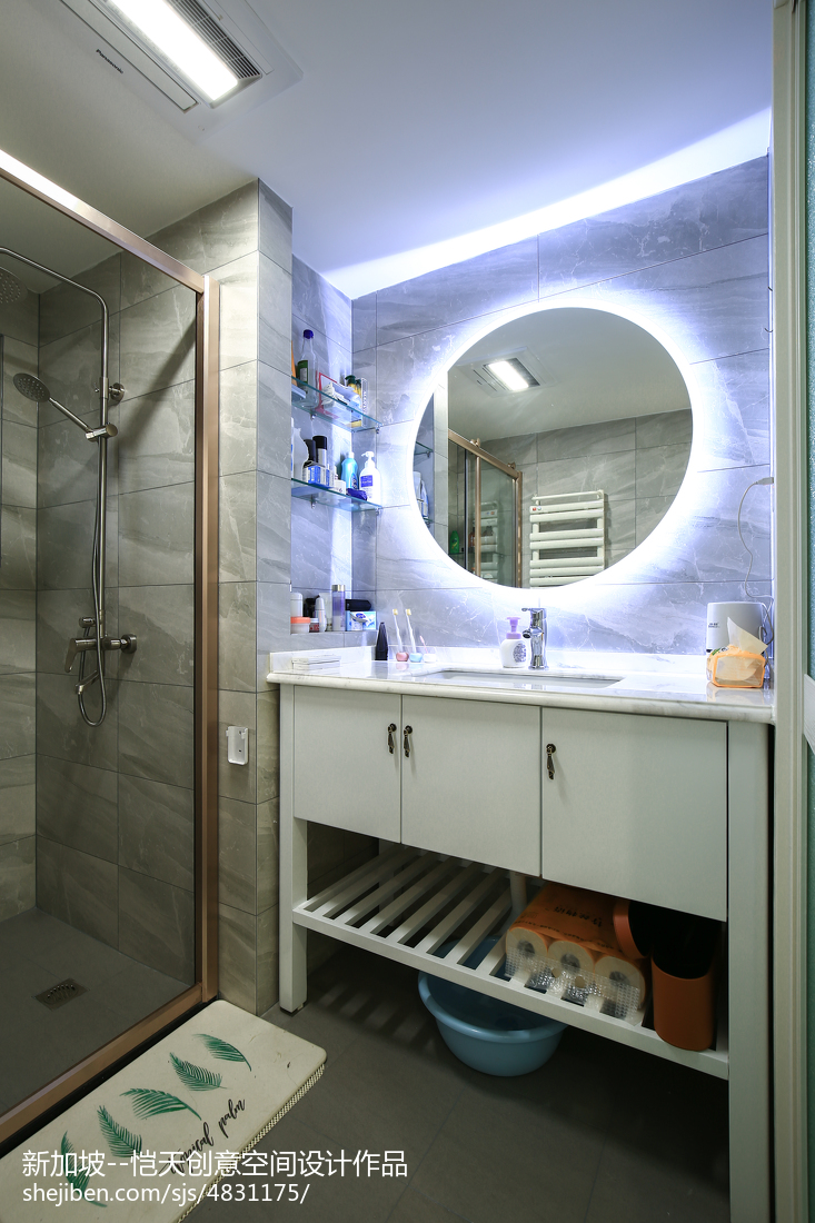 简单现代二居卫浴设计实景图