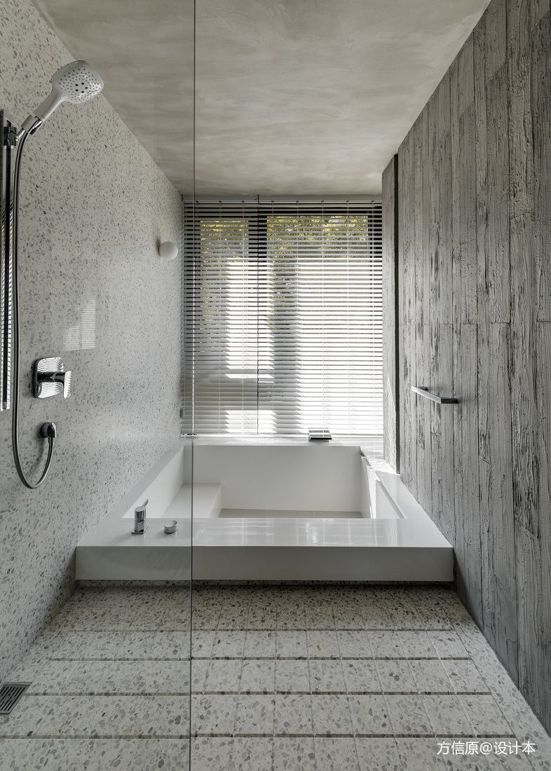 新颖现代豪宅浴室设计 设计本装修效果图