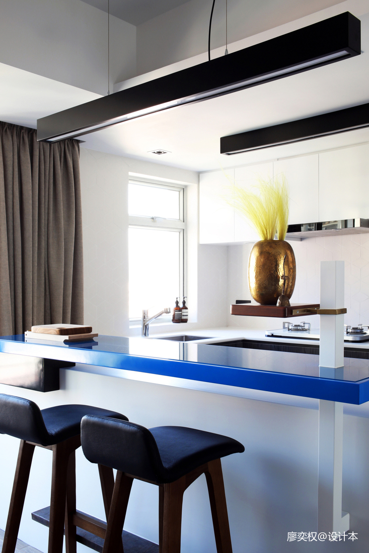 混搭香港太平山脚的蓝调空间厨房设计