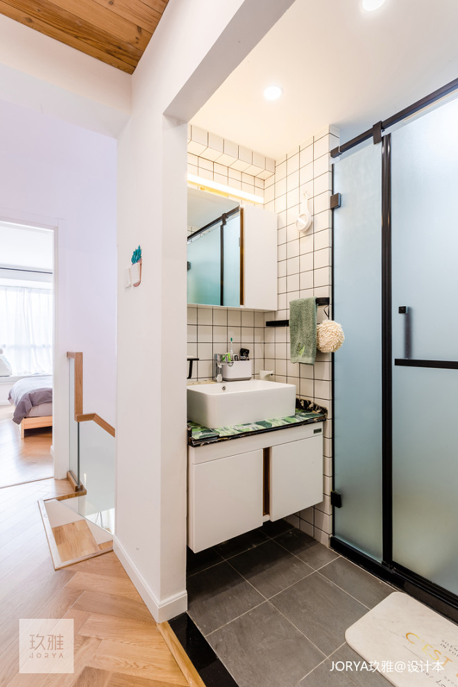 80㎡二层单身公寓卫浴设计图