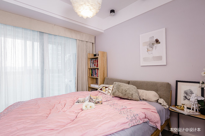 现代风粉色系卧室设计图