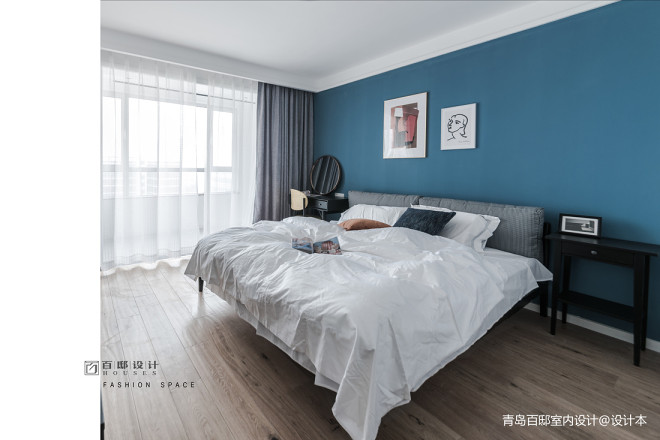 蓝色背景现代卧室设计