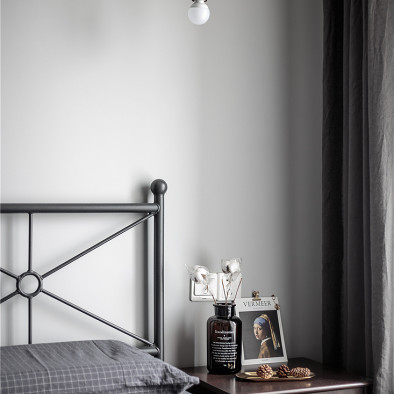灰黑色北欧风卧室壁灯设计