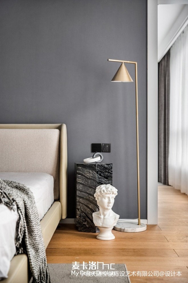 黑白灰现代风卧室落地灯设计图