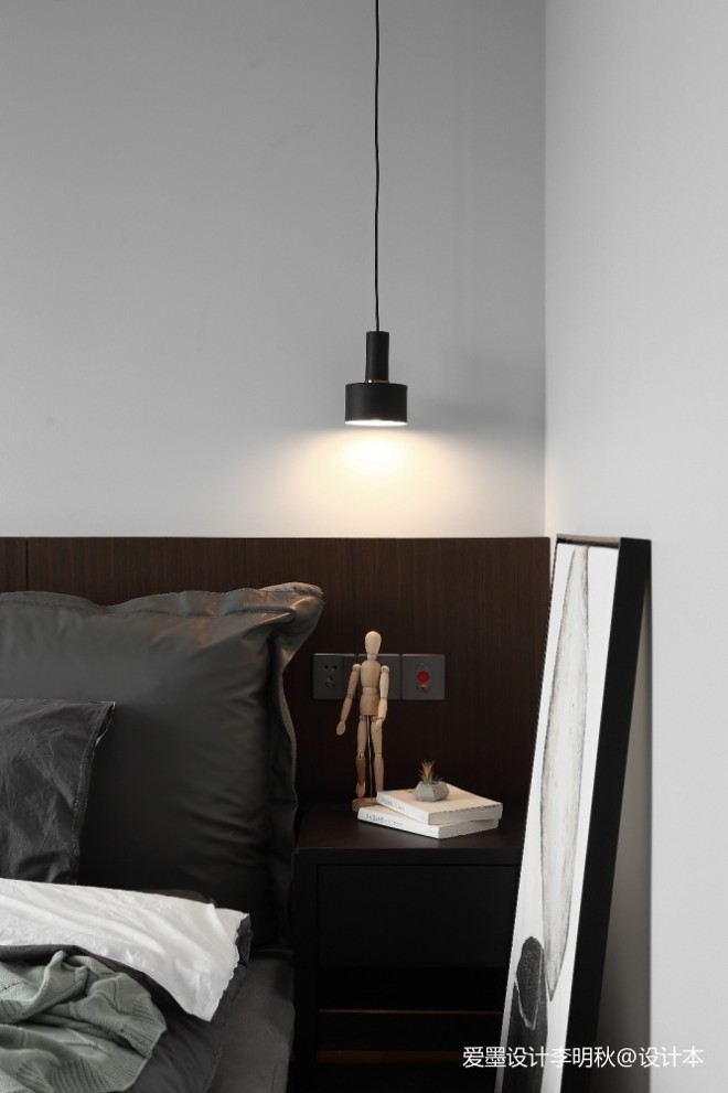简单现代风卧室吊灯图片