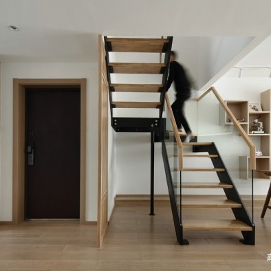 木质日式风楼梯实景图片