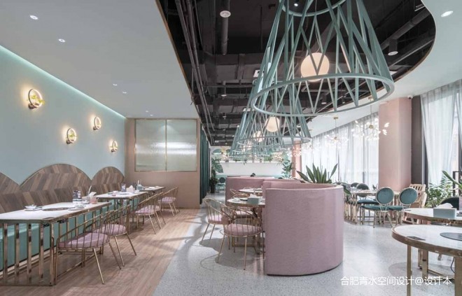 用两种颜色打造的女性餐厅空间—餐厅环境图片