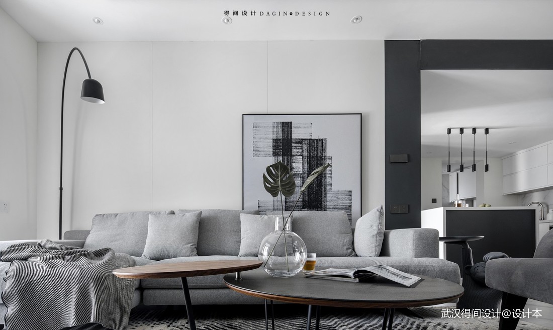 颜值在线极简风，用黑白灰缔造品质生活——客厅图片
