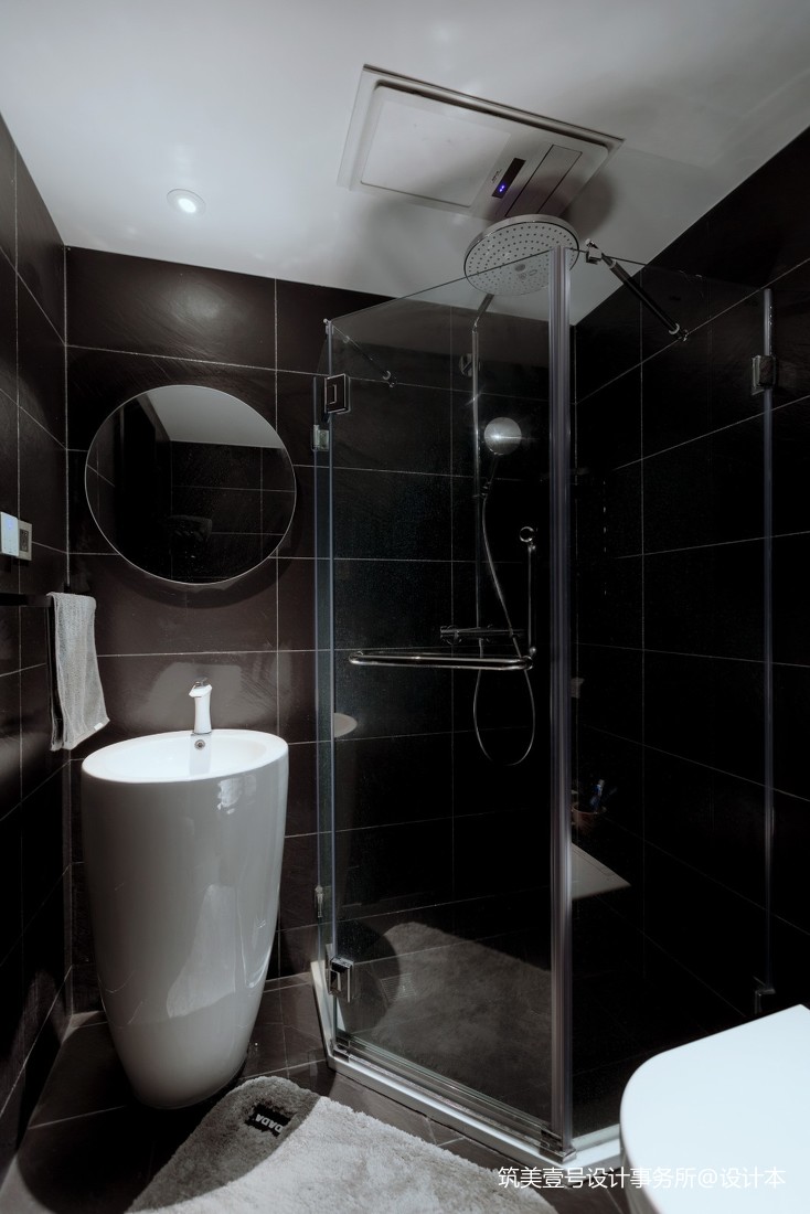138㎡单身男士的家，高级的黑白灰——卫生间图片