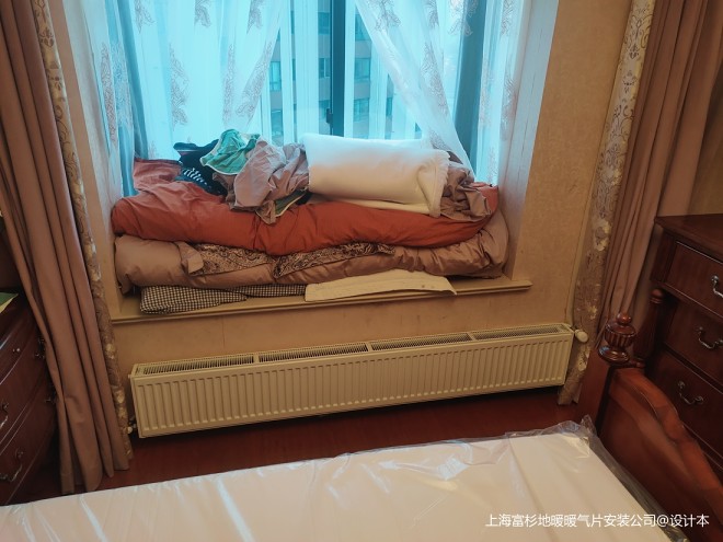 上海三房暖气片安装老房明装暖气片施工