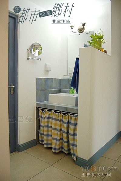 田园风格普通家居卫生间洗手盆镜子瓷砖装修效果图片