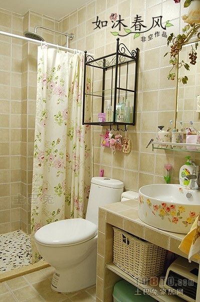 田园风格整体家居卫生间洗手盆装修效果图片