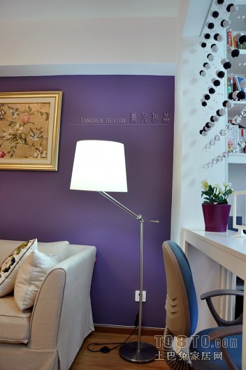 田园风格客厅紫色背景墙装修效果图