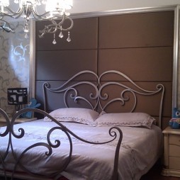 欧式风格时尚温馨少女卧室床头背景墙装修效果图片